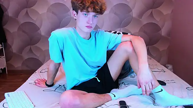 ian_flor (M twink) - STRIP TO UNDERWEAR
