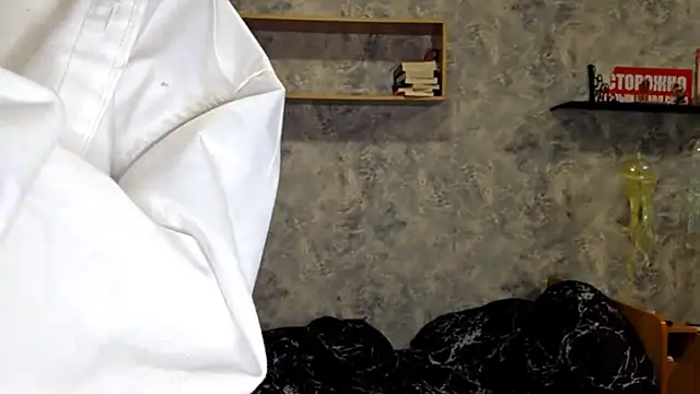 Beeping_Creature webcam