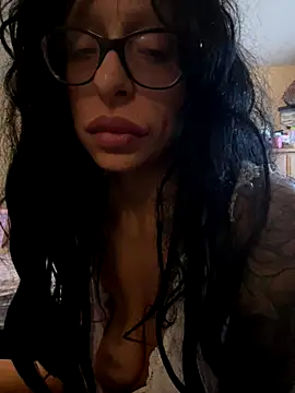 Webcam Model (myloveforyouu)  is live.Free join now!