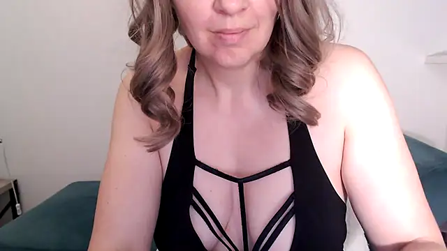 Ella_Next_Door webcam