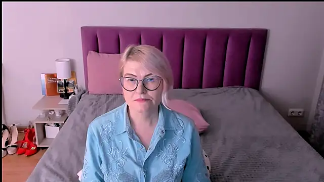 sabrinamacmarren webcam