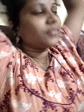 sweetqueen143 webcam