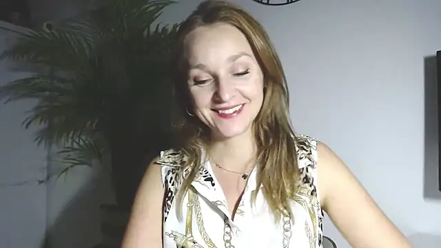 aliciadesire - AliciaDesire's free webcam - UK Sex Cams