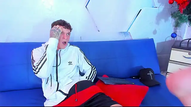 Alex_jeins_at webcam