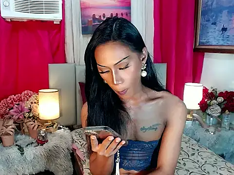 Tarah_MC_Collins webcam