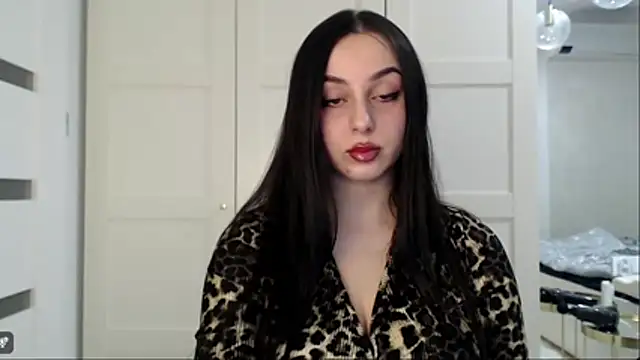 courtneyPerfect webcam