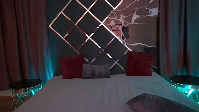 BlackSilkQueen webcam