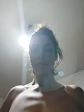 SheTheDeeevil webcam