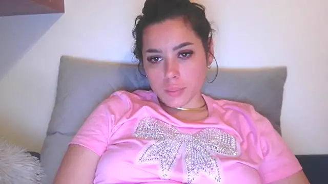 LovelyJulliette webcam