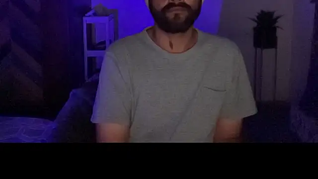 MakeMeAwareAah webcam