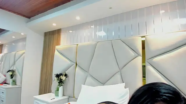 charlott_divine webcam