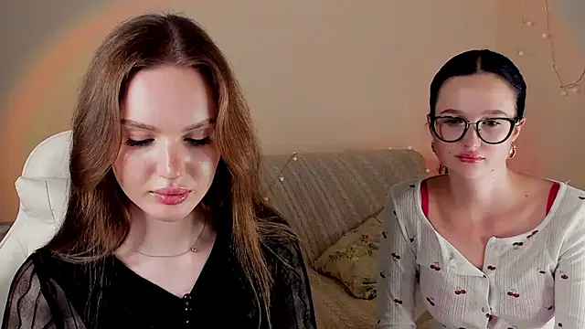 MishkaMe Live Webcam on Stripchat