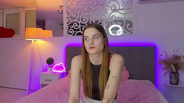 luisaclover - LuisaClover's free webcam - UK Sex Cams