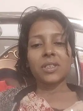 nilu_xxx (F young) - Dildo in choot