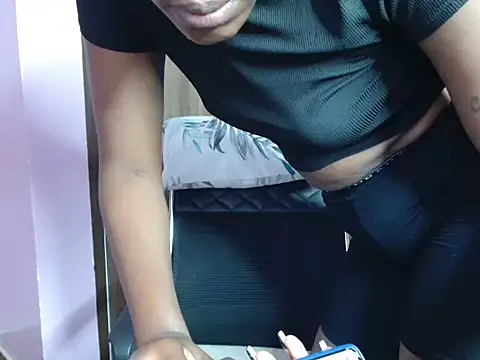 massive_squirts webcam