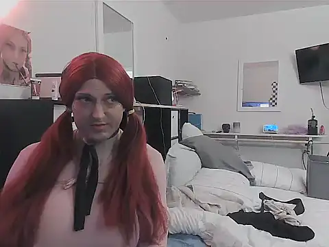 sissytrapdolly24 webcam