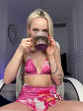 miss_blondiee webcam