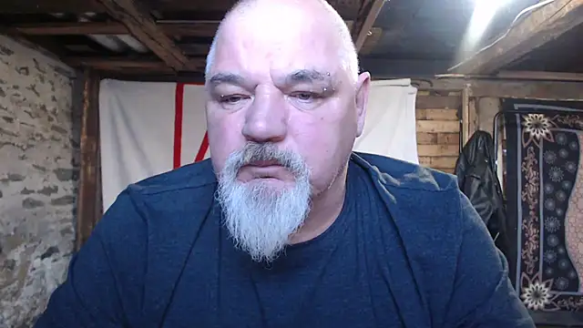 Newfiesausage1972 webcam