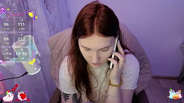 _chlo__e (F teen) - Boobs or Ass