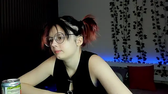 shy_elina01 - Shy_elina01's free webcam