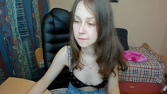 Afina_Youngful webcam