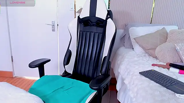 Jadeh_Williams02 webcam