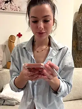 Sugarbellax Live Webcam on Stripchat