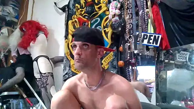 slinginbigd - SlinginbigD's free webcam - UK Sex Cams