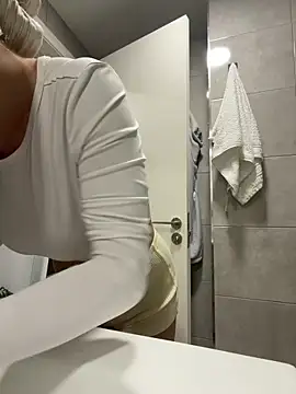 streetdoll (F young) - dildo in pussy