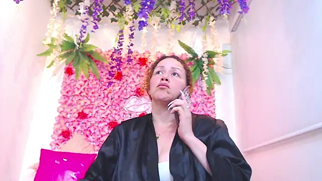 BLONDE_SEXYHOT webcam