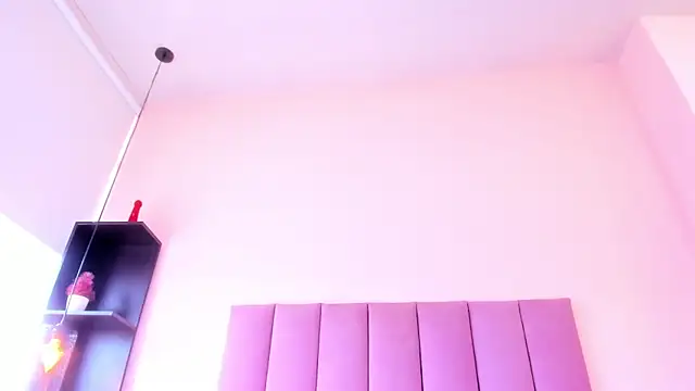 violet_myerrs webcam