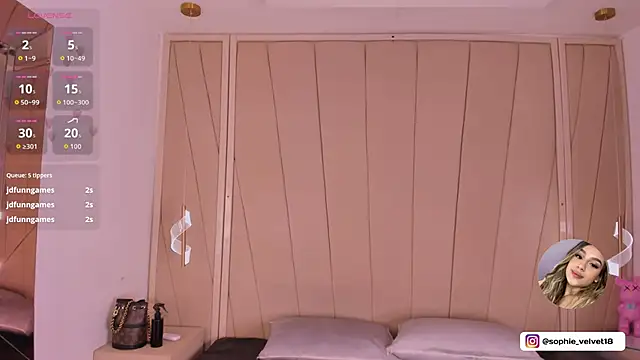 Sophie-velvet webcam