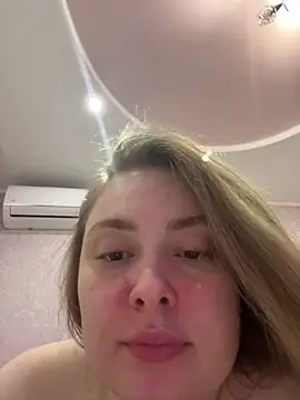 DeniMilkyyyyy webcam