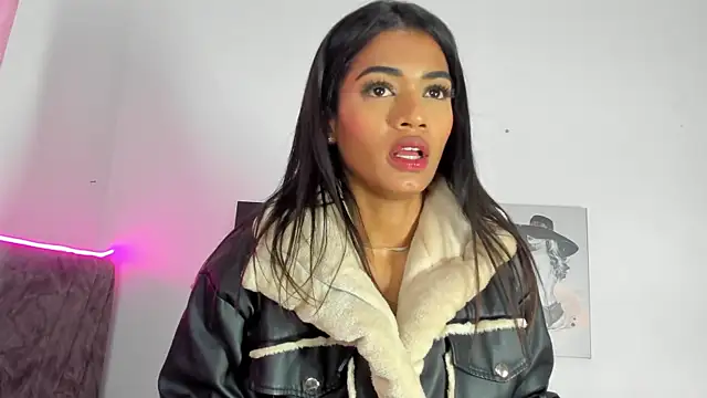 BarbieHotLaura webcam