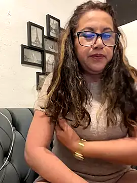 MirandaLatinaLovely webcam