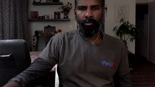 frenchblackc31 webcam