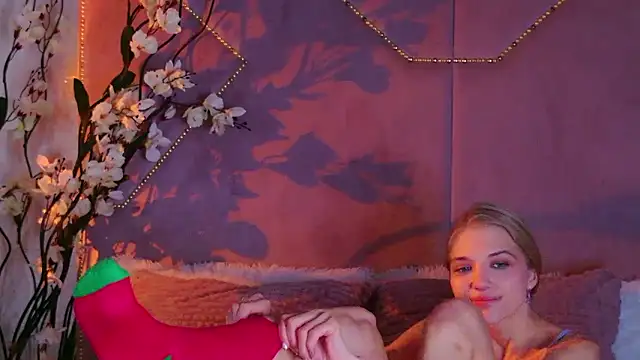 4example_Chloe webcam