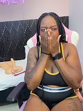 chanel_brunette webcam