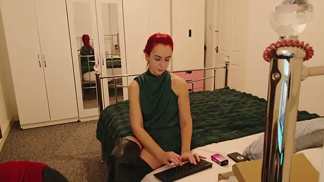 karlaolivia - Karlaolivia's free webcam - UK Sex Cams