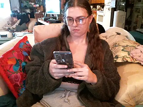 katie_kitten38 webcam