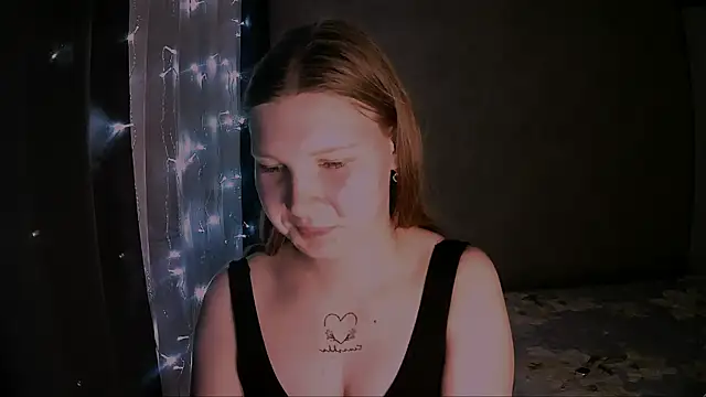 nelli_lux_ webcam