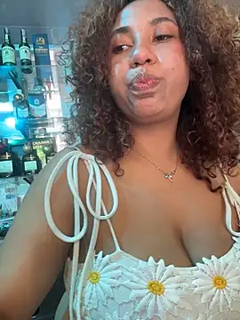 lauraltt's Stripchat show and profile