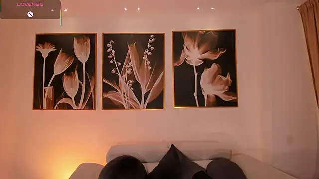 IsabellaMoreau webcam