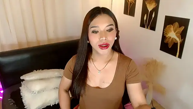 HeavenlyHugeCock webcam