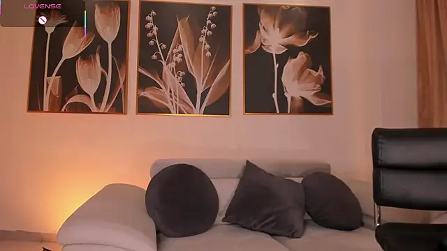 IsabellaMoreau webcam