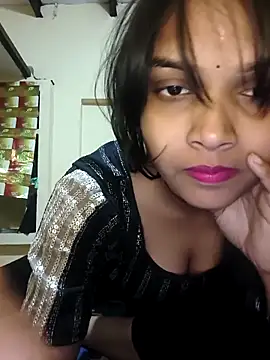 Webcam Model (RAYI_Queen_2)  is live.Free join now!