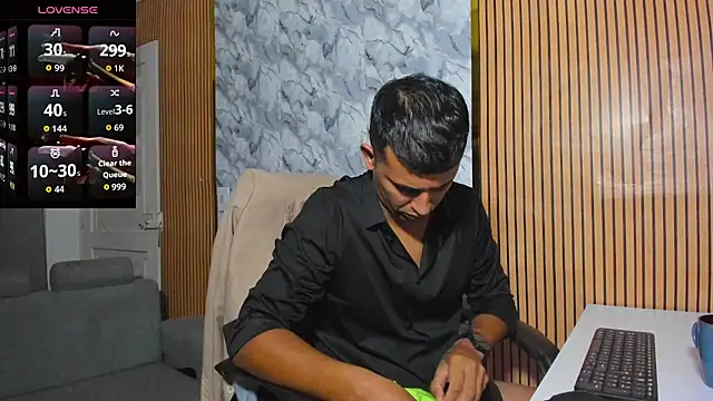 Hideintheoffice webcam