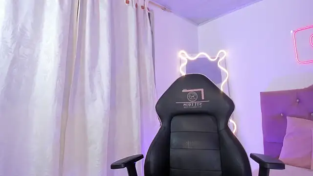 Shinedark_tay1 webcam