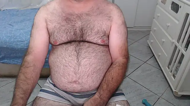 mysterbearmg (Ask my age) - CUM IN PUBLIC