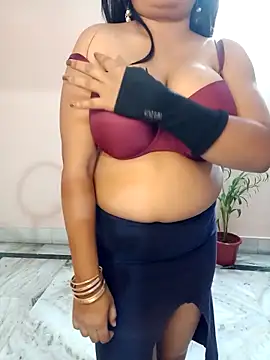 Webcam Model (Cuty-Lina)  is live.Free join now!